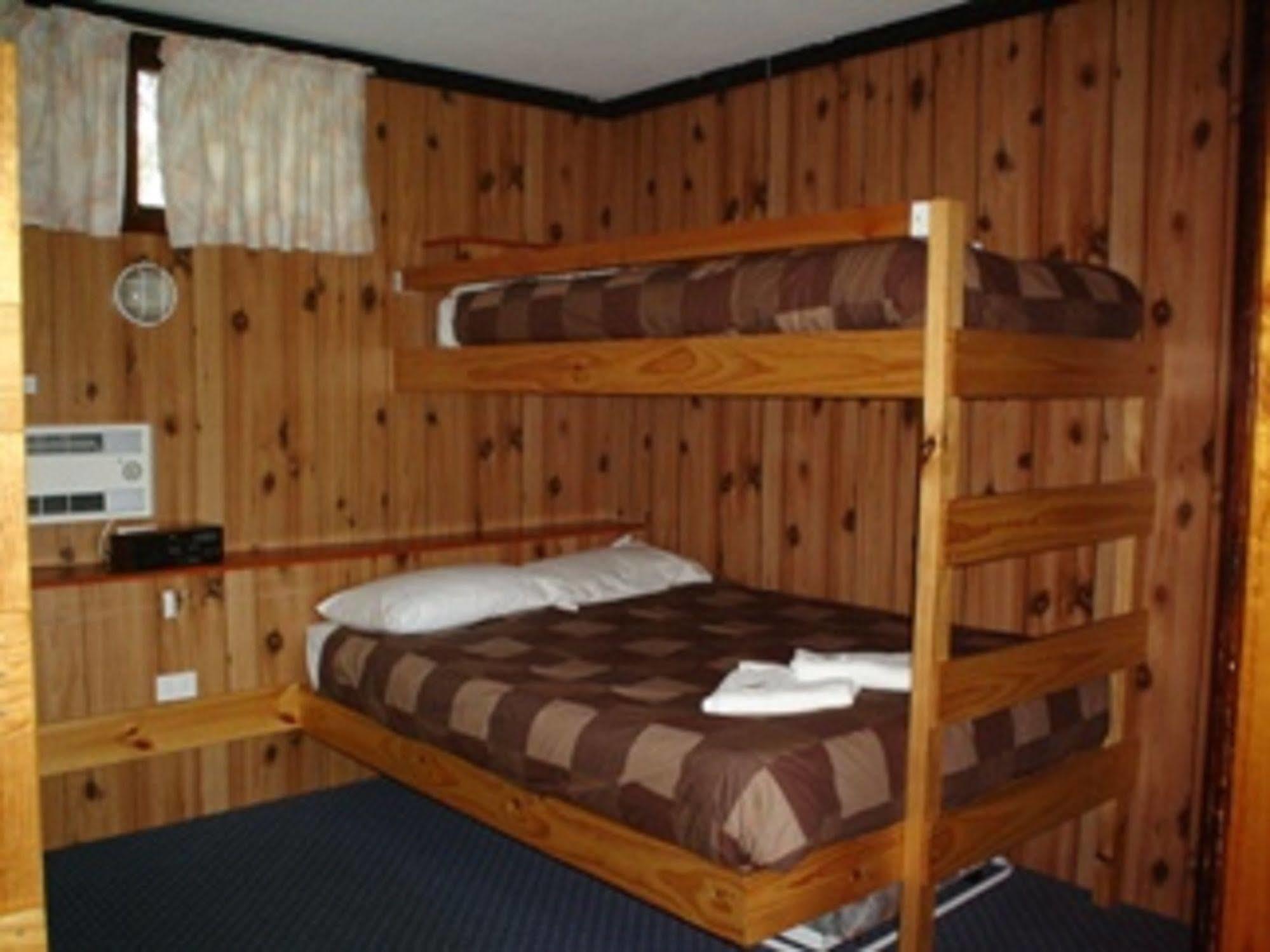 Southern Cross Motor Inn Berridale Extérieur photo